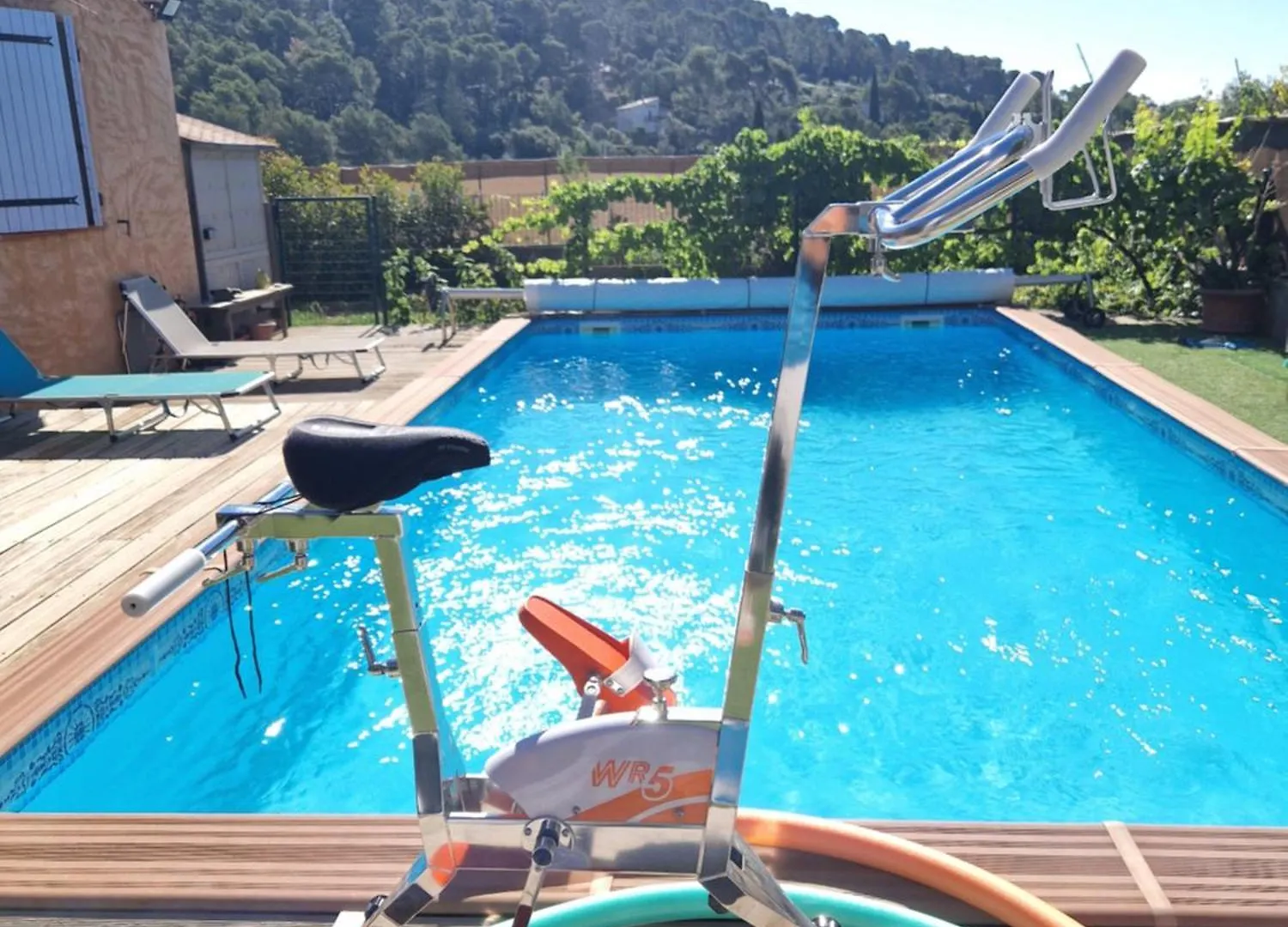 Chalet De 25 M2 Avec Jardin Et Piscine Uniquement Accessible En Juin Sept Lorgues France